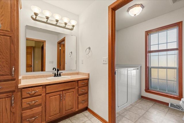 88 King Oak COURT, Random Lake, WI 53075