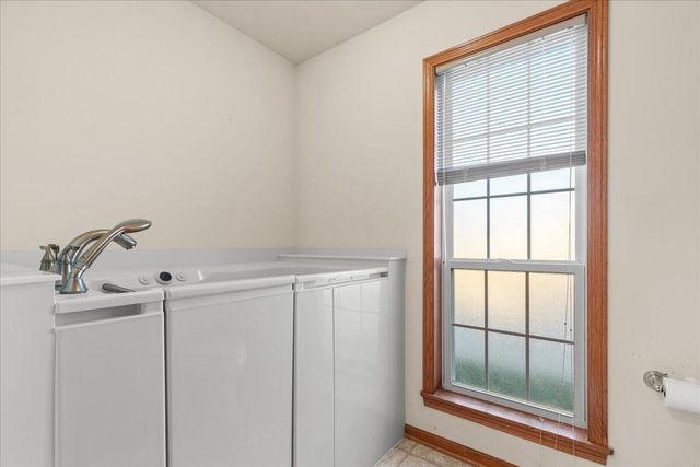 88 King Oak COURT, Random Lake, WI 53075