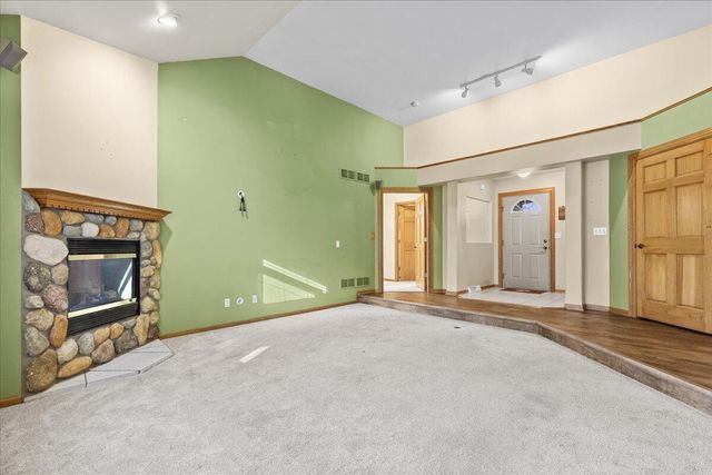 88 King Oak COURT, Random Lake, WI 53075