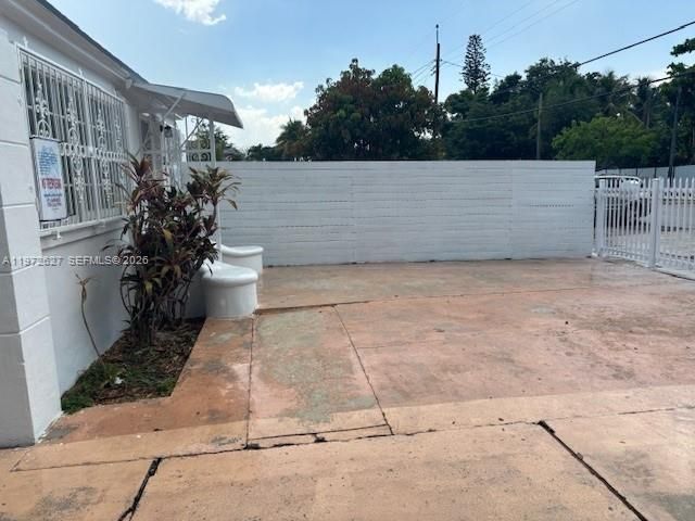 34 NW 69th St, Miami, FL 33150