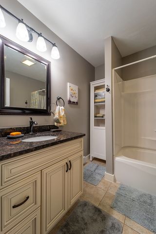 20 Drexel St, Worcester, MA 01602