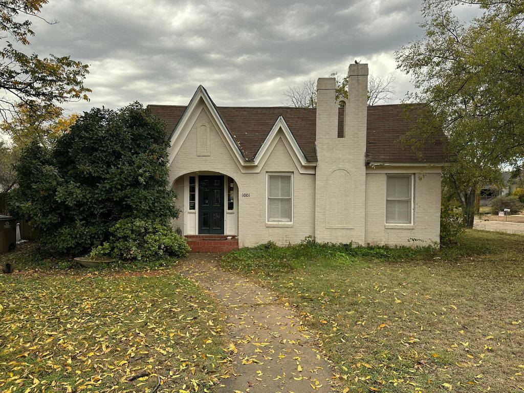 Image 1 of property listing at 1001 Kenwood Drive, San Angelo, TX 76903