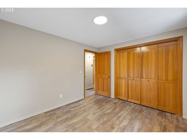 4032 Ne MEADOW Ln, Hillsboro, OR 97124