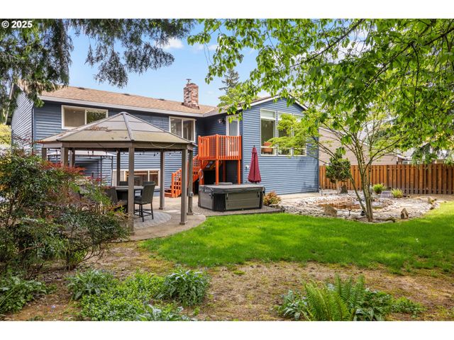 4032 Ne MEADOW Ln, Hillsboro, OR 97124
