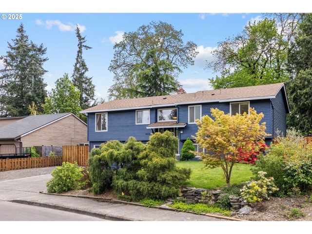 4032 Ne MEADOW Ln, Hillsboro, OR 97124