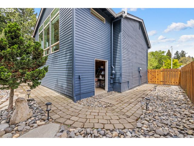 4032 Ne MEADOW Ln, Hillsboro, OR 97124