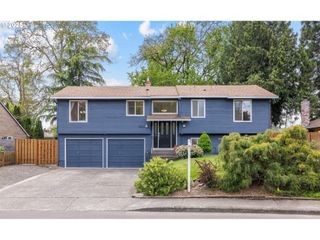4032 Ne MEADOW Ln, Hillsboro, OR 97124