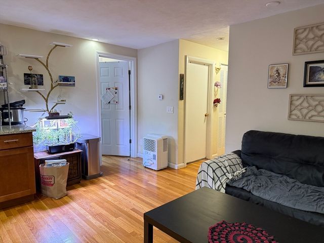 197 Kent St 15, Brookline, MA 02446