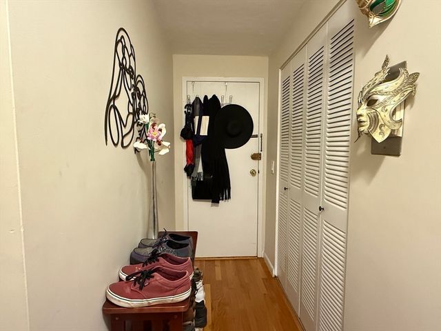 197 Kent St 15, Brookline, MA 02446