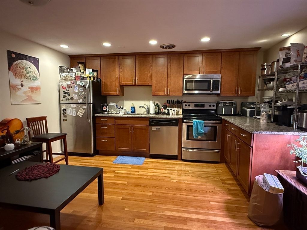 197 Kent St 15, Brookline, MA 02446