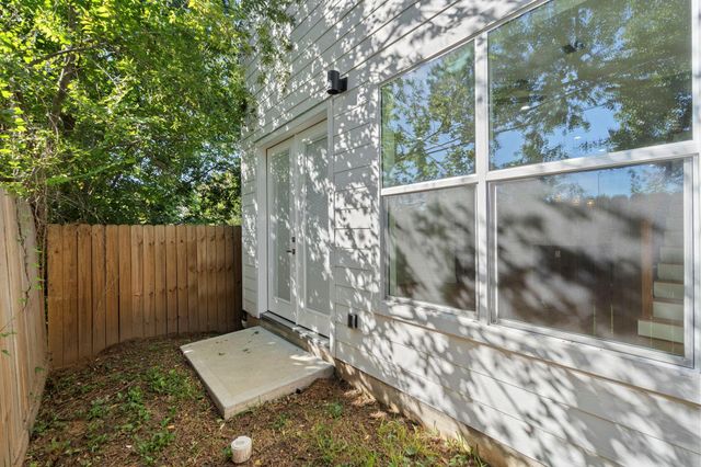 2022 Thonig Road A, Houston, TX 77055