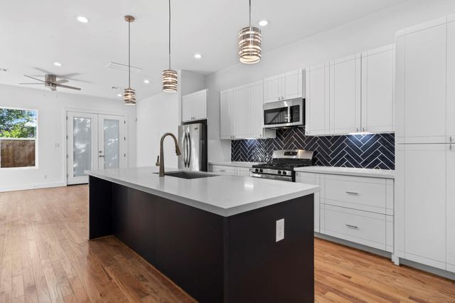 2022 Thonig Road A, Houston, TX 77055