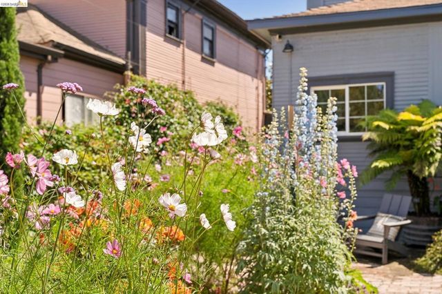 688 31St St, Oakland, CA 94609