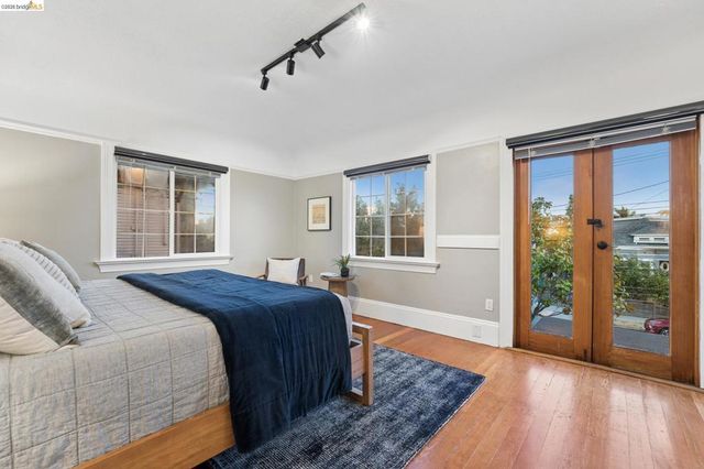688 31St St, Oakland, CA 94609