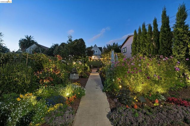 688 31St St, Oakland, CA 94609