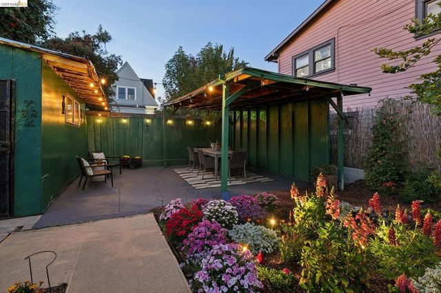 688 31St St, Oakland, CA 94609