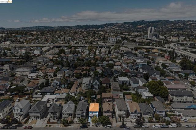 688 31St St, Oakland, CA 94609