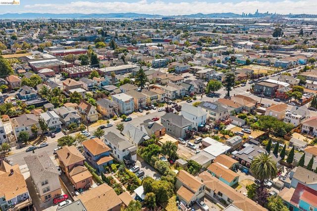688 31St St, Oakland, CA 94609