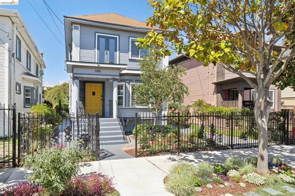 688 31St St, Oakland, CA 94609