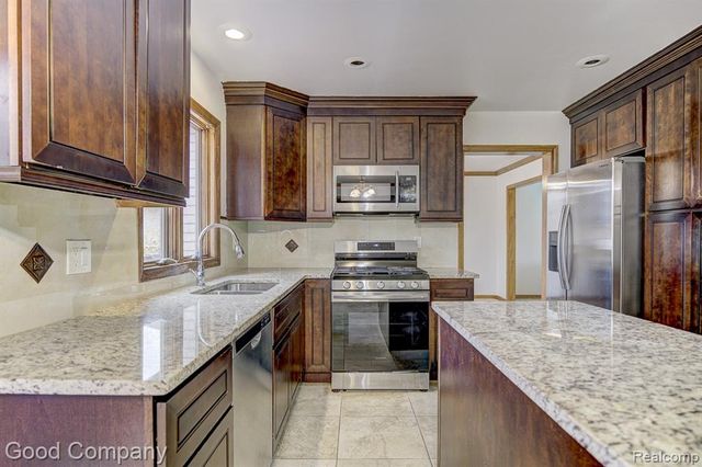 38092 Westchester Road, Sterling Heights, MI 48310