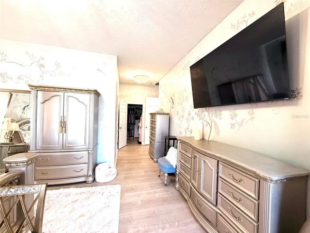 405 WELLINGTON COURT, Venice, FL 34292