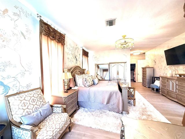 405 WELLINGTON COURT, Venice, FL 34292