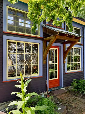 28 Murray Street, Burlington, VT 05401