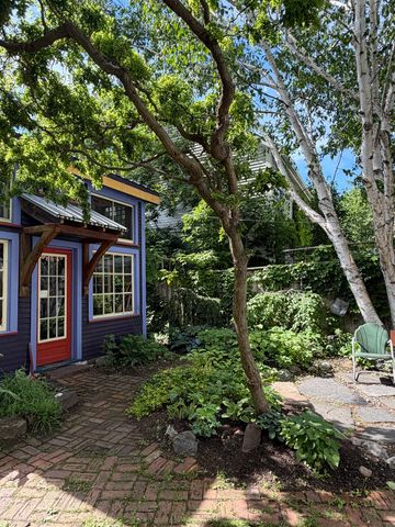 28 Murray Street, Burlington, VT 05401