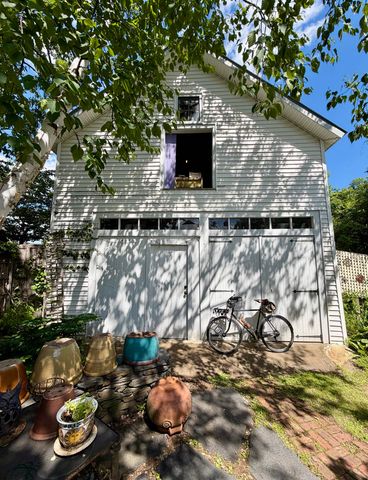 28 Murray Street, Burlington, VT 05401