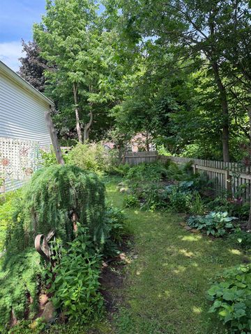 28 Murray Street, Burlington, VT 05401