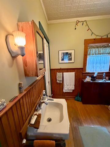 28 Murray Street, Burlington, VT 05401