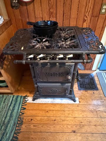 28 Murray Street, Burlington, VT 05401