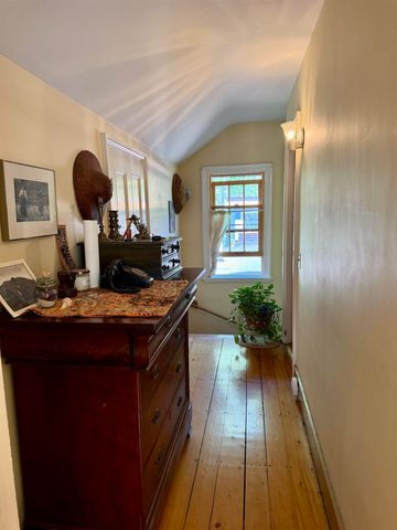 28 Murray Street, Burlington, VT 05401