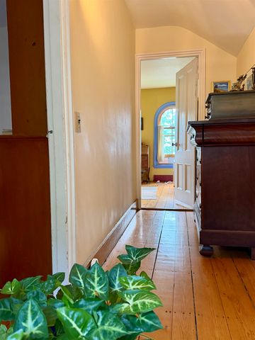 28 Murray Street, Burlington, VT 05401