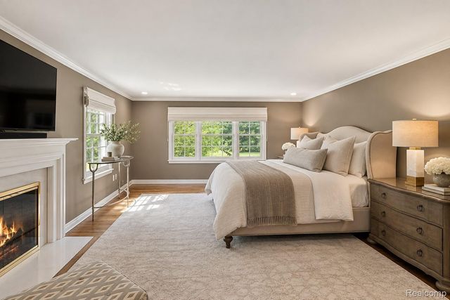 232 Guilford Road, Bloomfield Hills, MI 48304