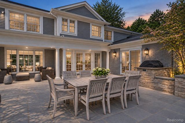 232 Guilford Road, Bloomfield Hills, MI 48304