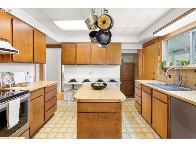 3029 Se 74TH Ave, Portland, OR 97206