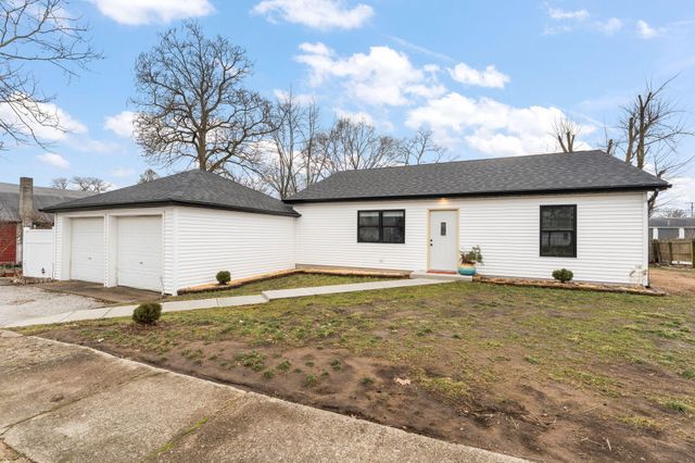 25 E Grove Street, Wheatfield, IN 46392