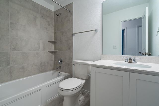 7100 Dancing Wind LN, Del Valle, TX 78617