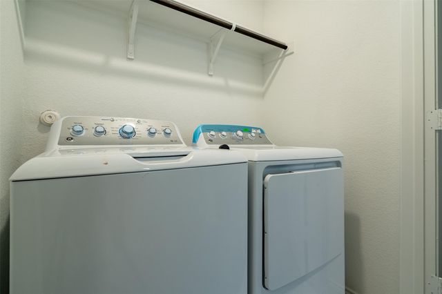 7100 Dancing Wind LN, Del Valle, TX 78617