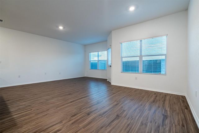 7100 Dancing Wind LN, Del Valle, TX 78617