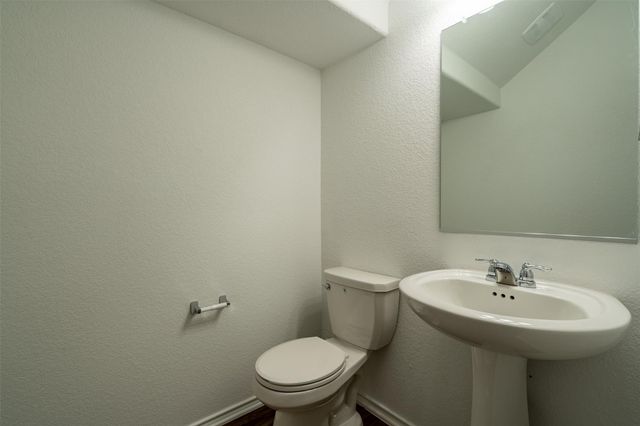 7100 Dancing Wind LN, Del Valle, TX 78617