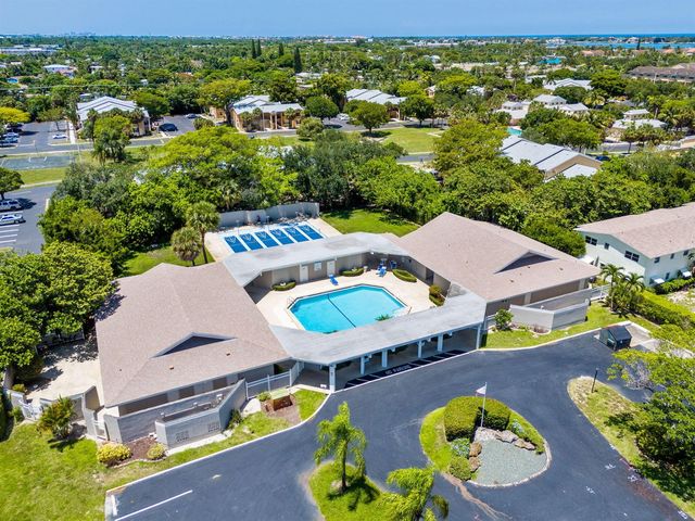 312 NE 17th Avenue 203, Boynton Beach, FL 33435