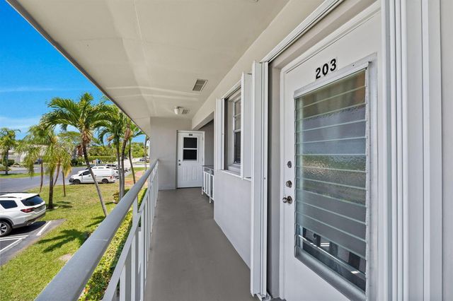 312 NE 17th Avenue 203, Boynton Beach, FL 33435