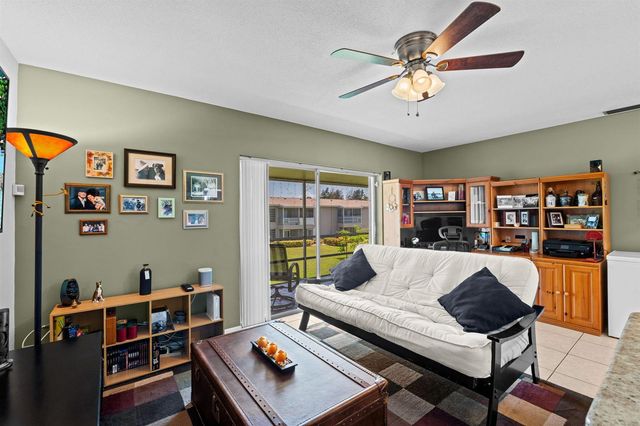 312 NE 17th Avenue 203, Boynton Beach, FL 33435