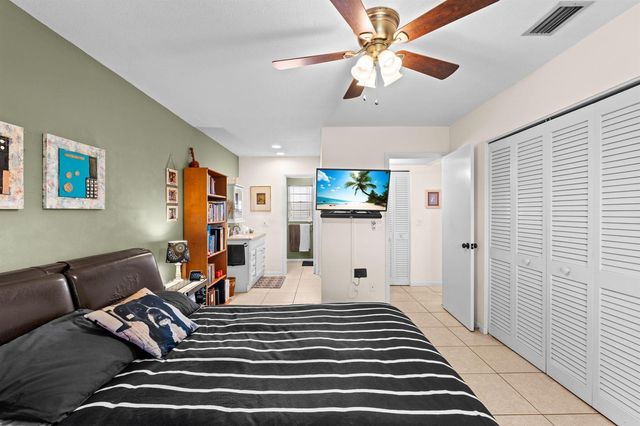 312 NE 17th Avenue 203, Boynton Beach, FL 33435