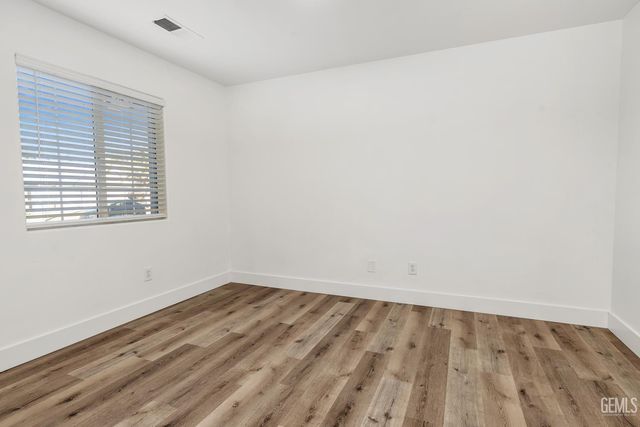 11815 Darlington Avenue, Bakersfield, CA 93312