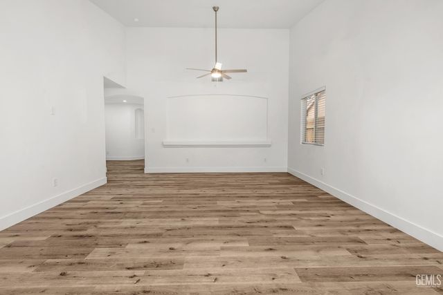 11815 Darlington Avenue, Bakersfield, CA 93312