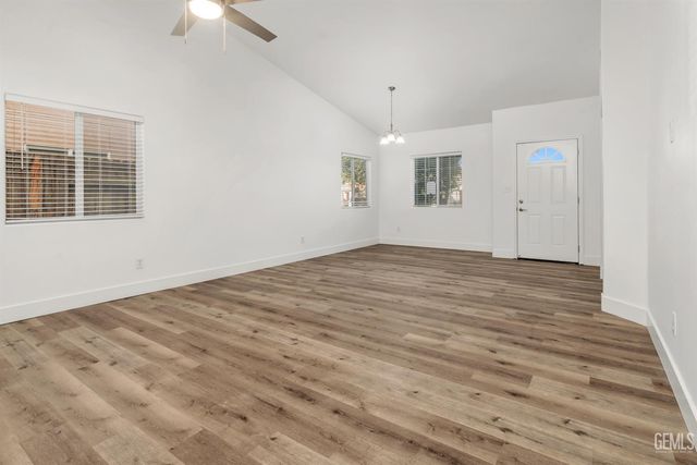 11815 Darlington Avenue, Bakersfield, CA 93312