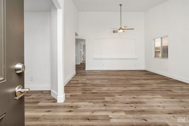 11815 Darlington Avenue, Bakersfield, CA 93312